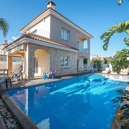 Cute Villa Ayía Nápa